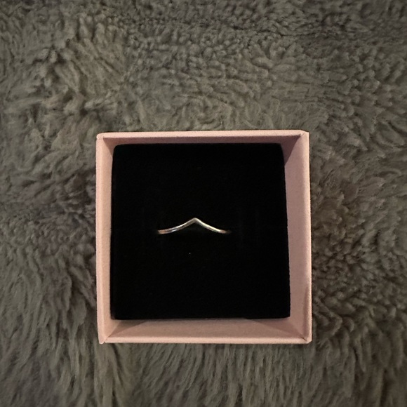 Pandora Polished Wishbone Ring size 5 - Picture 3 of 3